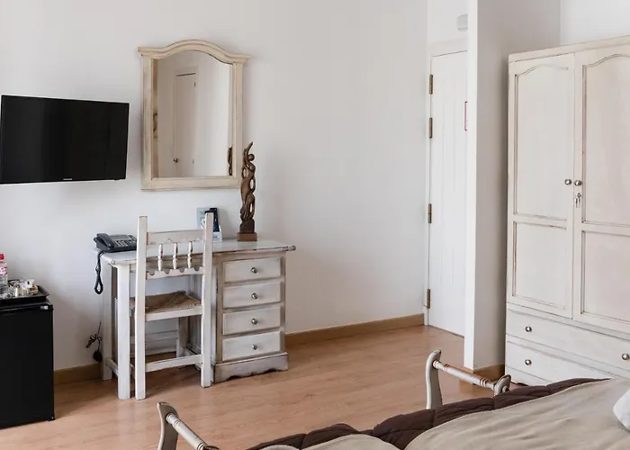 Отель Hotel Alquimia Cadiz 3*